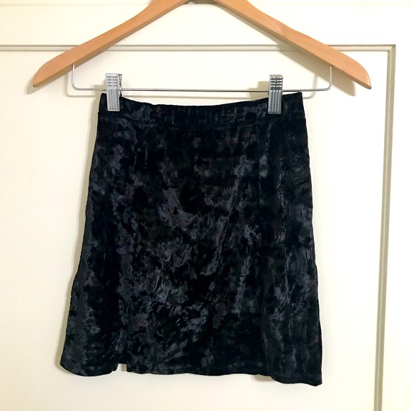 Brandy Melville velvet mini skirt, black - Picture 1 of 2